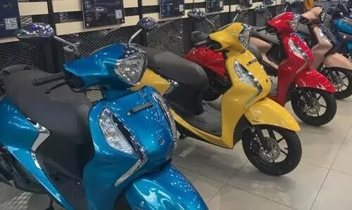 ഇരുചക്ര വാഹനം വാങ്ങുന്നവർ ശ്രദ്ധിക്കുക; ​   നിങ്ങൾക്ക്​ ഇതെല്ലാം സൗജന്യമാണ്