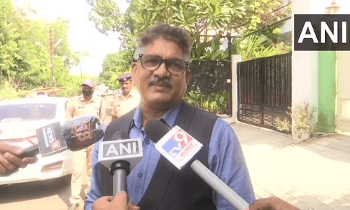 ഭാര്യയെ ക്രൂരമായി മർദിച്ച ഐ.പി.എസ്​ ഉദ്യോഗസ്ഥന്​ സസ്​പെൻഷൻ; ക്രമിനൽ കുറ്റമല്ലെന്ന്​ വാദം