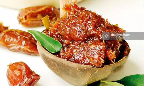 ഈ​ത്ത​പ്പ​ഴം പു​ളിം​ക​റി