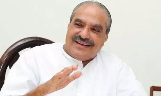 കെ.​എം. മാ​ണി തെ​റ്റു​കാ​ര​ന​ല്ലെ​ന്ന എ​ൽ.​ഡി.​എ​ഫ് ക​ൺ​വീ​നറുടെ കു​റ്റ​സ​മ്മ​തം;  മാണിയെ ചേർത്തുപിടിച്ച്​ കോൺഗ്രസ്