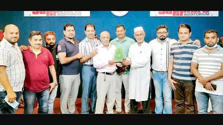 എ​ൻ.​പി. അ​ബൂ​ബ​ക്ക​റി​ന് ക​നി​വ് യാ​ത്ര​യ​യ​പ്പ് ന​ൽ​കി