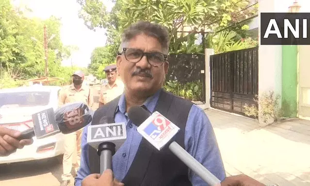 ഭാര്യയെ ക്രൂരമായി മർദിച്ച ഐ.പി.എസ്​ ഉദ്യോഗസ്ഥന്​ സസ്​പെൻഷൻ; ക്രമിനൽ കുറ്റമല്ലെന്ന്​ വാദം