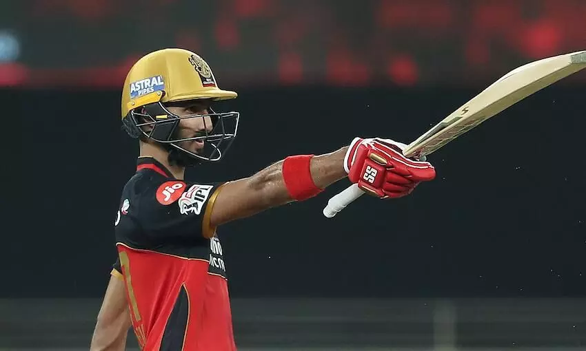 ദേവ്​ദത്തും ഫിഞ്ചും തുടങ്ങി; ഡിവി​ല്ലിയേഴ്​സ്​ തീർത്തു; 200 കടന്ന്​ ബാംഗ്ലൂർ