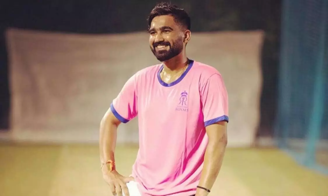 കൂക്കിവിളിച്ചവരെല്ലാം എഴുന്നേറ്റു കയ്യടിച്ചു; തഗ് ലൈഫ് തേവാത്തിയ കൂക്കിവിളിച്ചവരെല്ലാം എഴുന്നേറ്റു കയ്യടിച്ചു; തഗ് ലൈഫ് തേവാത്തിയ