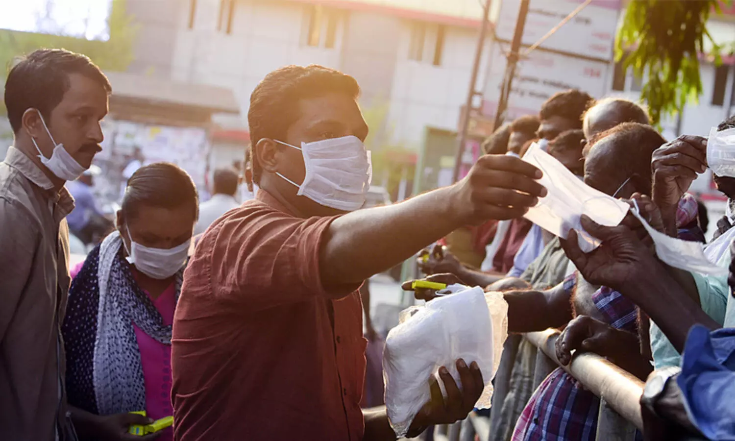 അഞ്ചുപേരിൽ കൂടുതൽ ഒത്തുചേരാൻ പാടില്ല; സംസ്ഥാനത്ത് നിയന്ത്രണം കടുപ്പിച്ചു