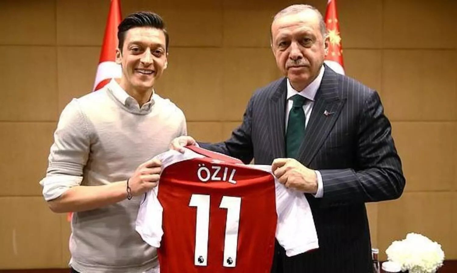 ഒരു ഫോ​ട്ടോയുടെ പേരിൽ ഓസിലിനോട്​ ചെയ്​തത്​ തെറ്റ്, ​ കുറ്റസമ്മതവുമായി​ ജർമൻ ഫുട്​ബാൾ