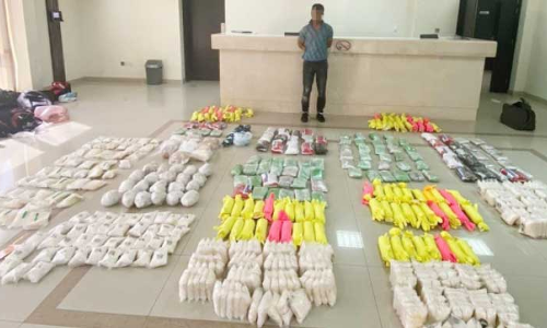 മ​യ​ക്കു​മ​രു​ന്ന് ഗു​ളി​ക​ക​ൾ വി​ൽ​ക്കാ​ൻ ശ്ര​മി​ച്ച നാ​ലം​ഗ സം​ഘം അ​ബൂ​ദ​ബി​യി​ൽ പി​ടി​യി​ൽ