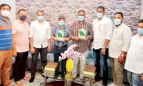 ഡോ​ക്ട​ർ​മാ​രെ ഫ്ര​റ്റേ​ണി​റ്റി ഫോ​റം ആ​ദ​രി​ച്ചു