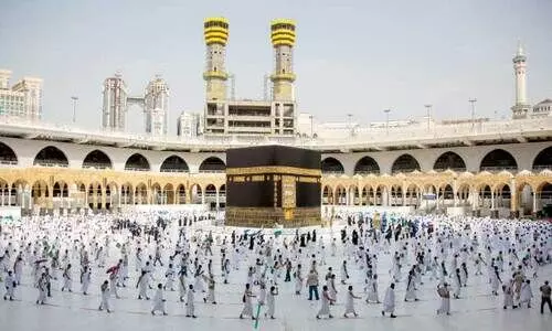 ക​അ്​​ബ​യു​ടെ അ​ടു​ത്തെ​ത്താ​ൻ അ​നു​വാ​ദ​മി​ല്ല