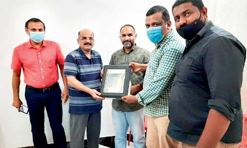 യാ​ത്ര​യ​യ​പ്പ്​ ന​ൽ​കി