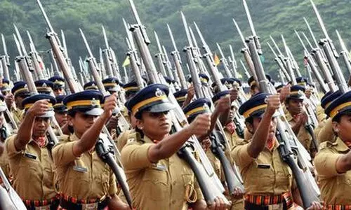 പോക്​സോ കേസ്​: വനിത പൊലീസുകാർക്കെതിരെ ഡി.ജി.പിക്ക്​ പരാതി