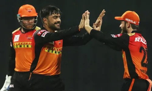 ബൗളർമാർ കളിച്ചു;  ഡൽഹിയെ കറക്കി വീഴ്​ത്തി ഹൈദരാബാദ്​