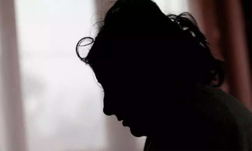 വിവാഹ സർട്ടിഫിക്കറ്റിനെത്തിയ യുവതിയെ പഞ്ചായത്ത് സെക്രട്ടറി അവഹേളിച്ചതായി പരാതി