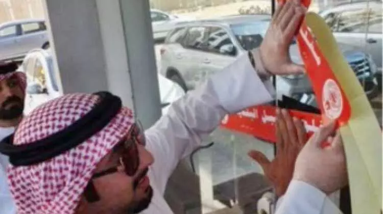 ആരോഗ്യ സുരക്ഷ: മാളുകളിലും കഫേകളിലും പരിശോധന