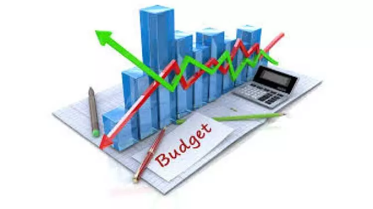 ബജറ്റ് വെട്ടിക്കുറക്കാൻ നിർദേശം; പാടുപെട്ട് മന്ത്രാലയങ്ങൾ ബജറ്റ് വെട്ടിക്കുറക്കാൻ നിർദേശം; പാടുപെട്ട് മന്ത്രാലയങ്ങൾ