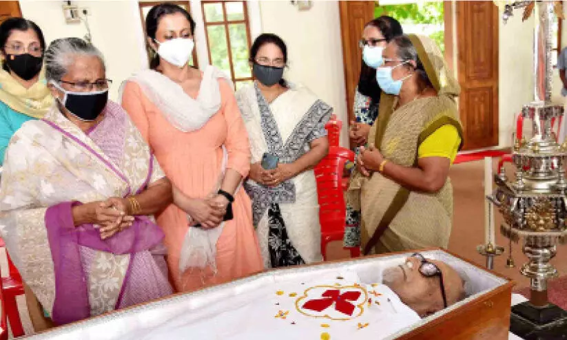 ഡോ. പി.എം. മാത്യു വെല്ലൂരിന് നാടിെൻറ യാത്രാമൊഴി ഡോ. പി.എം. മാത്യു വെല്ലൂരിന് നാടിെൻറ യാത്രാമൊഴി