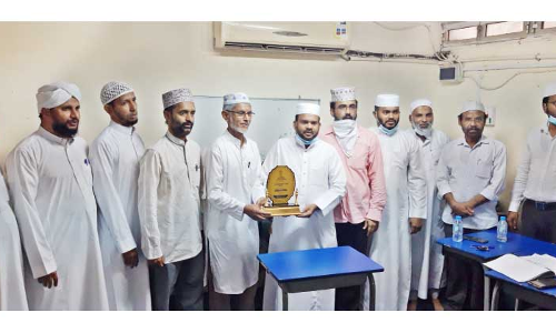 എ​ൻ.​പി. അ​ബൂ​ബ​ക്ക​ർ ഹാ​ജി​ക്ക് യാ​ത്ര​യ​യ​പ്പ് ന​ൽ​കി