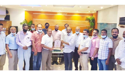 അ​ബൂ​ബ​ക്ക​ർ വ​ല്ല​യി​ലി​ന് യാ​ത്ര​യ​യ​പ്പ് ന​ൽ​കി