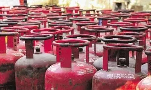 655 രൂപ അടച്ചു, ലഭിച്ചത് ഒഴിഞ്ഞ ഗ്യാസ്​ സിലിണ്ടർ; പരാതിയുമായി വീട്ടമ്മ