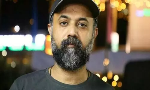 ഒരു ദിവസം ബാബരി മസ്ജിദ് ആത്മഹത്യ ചെയ്തു, ഗാന്ധിജി ചെയ്ത പോലെ- വിമർശിച്ച്​ ഉണ്ണി ആര്‍