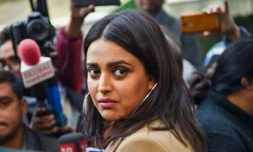 ബാബരി മസ്ജിദ് സ്വയം തകര്‍ന്നു വീണതായിരുന്നു- സ്വര ഭാസ്‌കര്‍