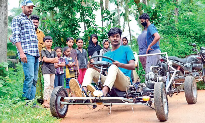 സ്വ​പ്ന​ങ്ങ​ളി​ൽ ഉ​രു​ണ്ടു​തു​ട​ങ്ങി​യ ആ ​വ​ണ്ടി ഒ​ടു​വി​ൽ മു​ഹ​മ്മ​ദ് ഷി​ബി​ൻ സ്വ​ന്ത​മാ​യി നി​ർ​മി​ച്ചു