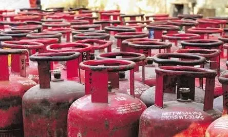 655 രൂപ അടച്ചു, ലഭിച്ചത് ഒഴിഞ്ഞ ഗ്യാസ്​ സിലിണ്ടർ; പരാതിയുമായി വീട്ടമ്മ