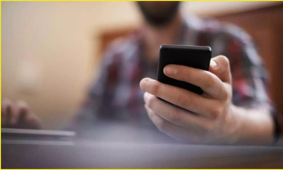 കലക്ടറുടെ പേരിൽ വ്യാജ ശബ്ദസന്ദേശം; പൊലീസ് കേസെടുത്തു കലക്ടറുടെ പേരിൽ വ്യാജ ശബ്ദസന്ദേശം; പൊലീസ് കേസെടുത്തു