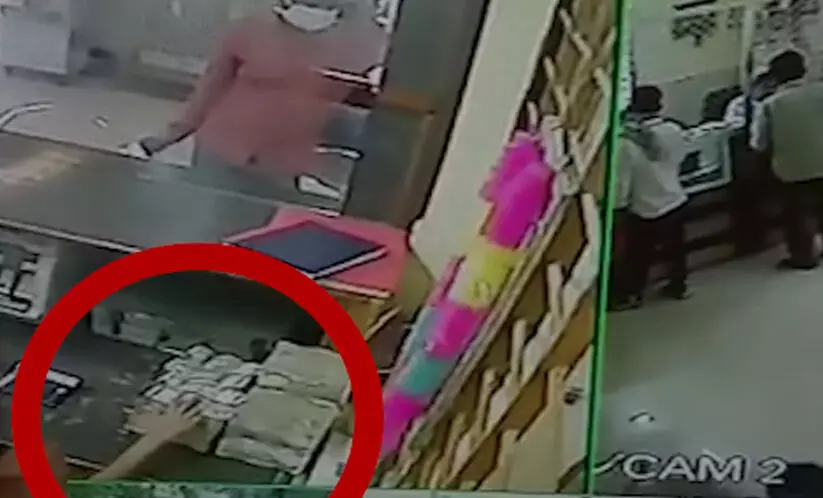 11-year-old boy seamlessly steals Rs 20 lakh from bank, walks out with bundles of cash 11-year-old boy seamlessly steals Rs 20 lakh from bank, walks out with bundles of cash