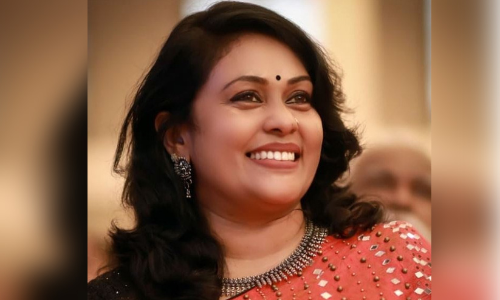 കോവിഡിനൊപ്പം ന്യൂമോണിയയും ഷുഗറും; അനുഭവം പങ്കുവെച്ച് നടി​ സീമ ജി. നായർ