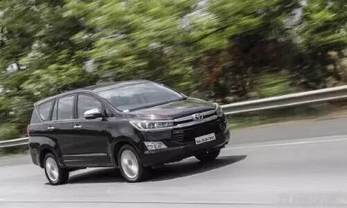 പട്ടാപ്പകല്‍ സിനിമാ സ്റ്റൈലില്‍ കാര്‍ മോഷണം; പിന്നാലെ പാഞ്ഞ് പിടികൂടി പോലീസ്