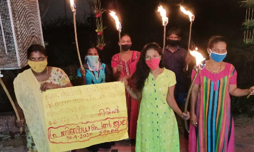 പ്രതിഷേധപ്പെൺജ്വാലയുമായി വിമൻ ജസ്റ്റിസ് മൂവ്മെൻറ്