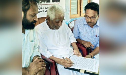 പോരാട്ടം ബാക്കിയാക്കി വേലായുധൻ മാഷ് യാത്രയായി