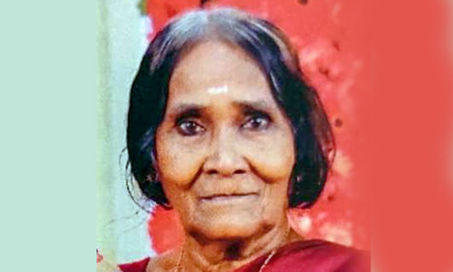 കൊരട്ടിക്കരയിൽ അപകടത്തിൽ മരിച്ച വയോധികക്ക് കോവിഡ്