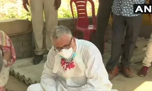 ഹാഥറസിലേക്ക്​ തിരിച്ച ഡെറിക്​ ഒബ്രിയാനും മറ്റ്​ എം.പിമാർക്കും പൊലീസ്​ മർദനം