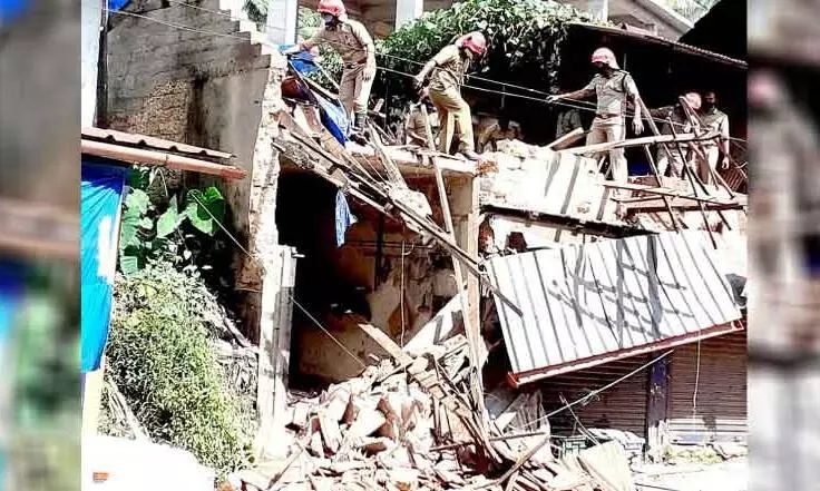 Building collapses in Kallachi town