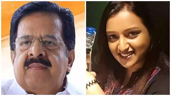 ചെന്നിത്തലക്ക് സ്വപ്ന ഐഫോൺ നൽകിയെന്ന് യൂണിടാക് എം.ഡി