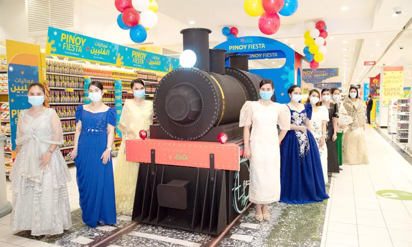 ഫിലിപ്പീനോ രുചികളുടെ മേളമൊരുക്കി ലുലു പിനോയ്​ ഫിയസ്​റ്റക്ക്​ തുടക്കം