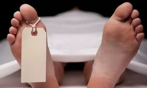 യുവതിയുടെ മൃതദേഹം പാതി കത്തികരിഞ്ഞ നിലയിൽ കണ്ടെത്തി