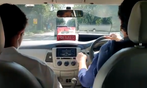 ആദ്യം തടഞ്ഞു, പിന്നീട്​ അനുമതി; രാഹുലും പ്രിയങ്കയും ഹാഥറസിലേക്ക്​