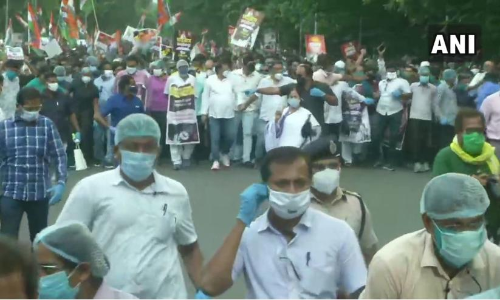 ഹാഥറസ്​ കൂട്ടബലാത്സംഗക്കൊല; മമതയുടെ നേതൃത്വത്തിൽ കൊൽക്കത്തയിൽ പ്രതിഷേധ മാർച്ച്​