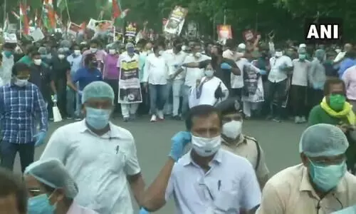 ഹാഥറസ്​ കൂട്ടബലാത്സംഗക്കൊല; മമതയുടെ നേതൃത്വത്തിൽ കൊൽക്കത്തയിൽ പ്രതിഷേധ മാർച്ച്​