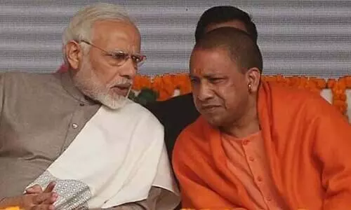 നി​ർ​ഭ​യ​ക്ക്​ സ​മാ​ന​മാ​യി ഹാ​ഥ​റ​സ്​ പെ​ൺ​കു​ട്ടി; പതറി യോഗിയും മോദിയും