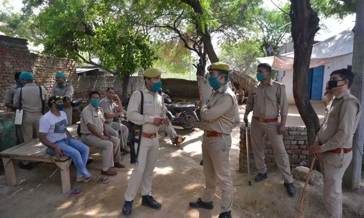 ഹഥറസ് പെൺകുട്ടിയുടെ കുടുംബത്തെ നുണ പരിശോധനക്ക് വിധേയമാക്കാനുള്ള ഉത്തരവ് വിവാദത്തിൽ