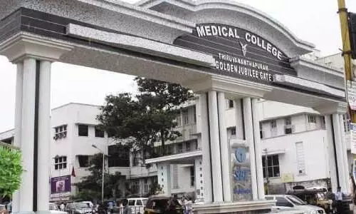 നിരോധനാജ്ഞ ലംഘിച്ചതിന് സമരം ചെയ്യുന്ന ഡോക്ടർമാർക്കെതിരെ കേസെടുക്കും നിരോധനാജ്ഞ ലംഘിച്ചതിന് സമരം ചെയ്യുന്ന ഡോക്ടർമാർക്കെതിരെ കേസെടുക്കും