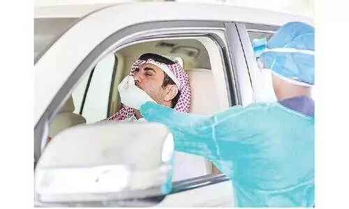 കോവിഡ്: വീണ്ടും ചില നിയന്ത്രണങ്ങൾക്ക് സാധ്യത കോവിഡ്: വീണ്ടും ചില നിയന്ത്രണങ്ങൾക്ക് സാധ്യത