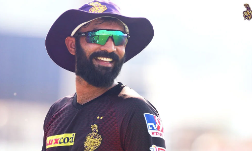 കാർത്തിക്കിനെ മാറ്റി അയാളെ നായകനാക്കൂ...!! രോഷമടങ്ങാതെ കെ.കെ.ആർ ആരാധകർ