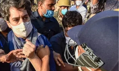 പ്രിയങ്ക ഗാന്ധിയുടെ കുർത്തയിൽ കേറിപിടിച്ച സംഭവത്തിൽ ഖേദം പ്രകടിപ്പിച്ച് നോയിഡ് പൊലീസ്