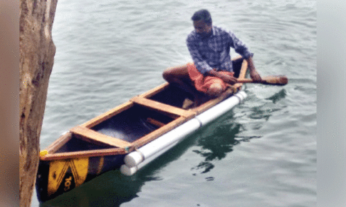 ബാരൽകൊ​െണ്ടാരു തോണി