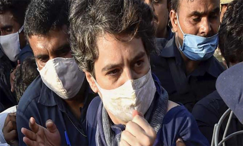 ഹാഥറസ് കൂട്ടബലാൽസംഗം: ജില്ലാ മജിസ്ട്രേറ്റിനെ മാറ്റണമെന്ന് പ്രിയങ്ക ഗാന്ധി